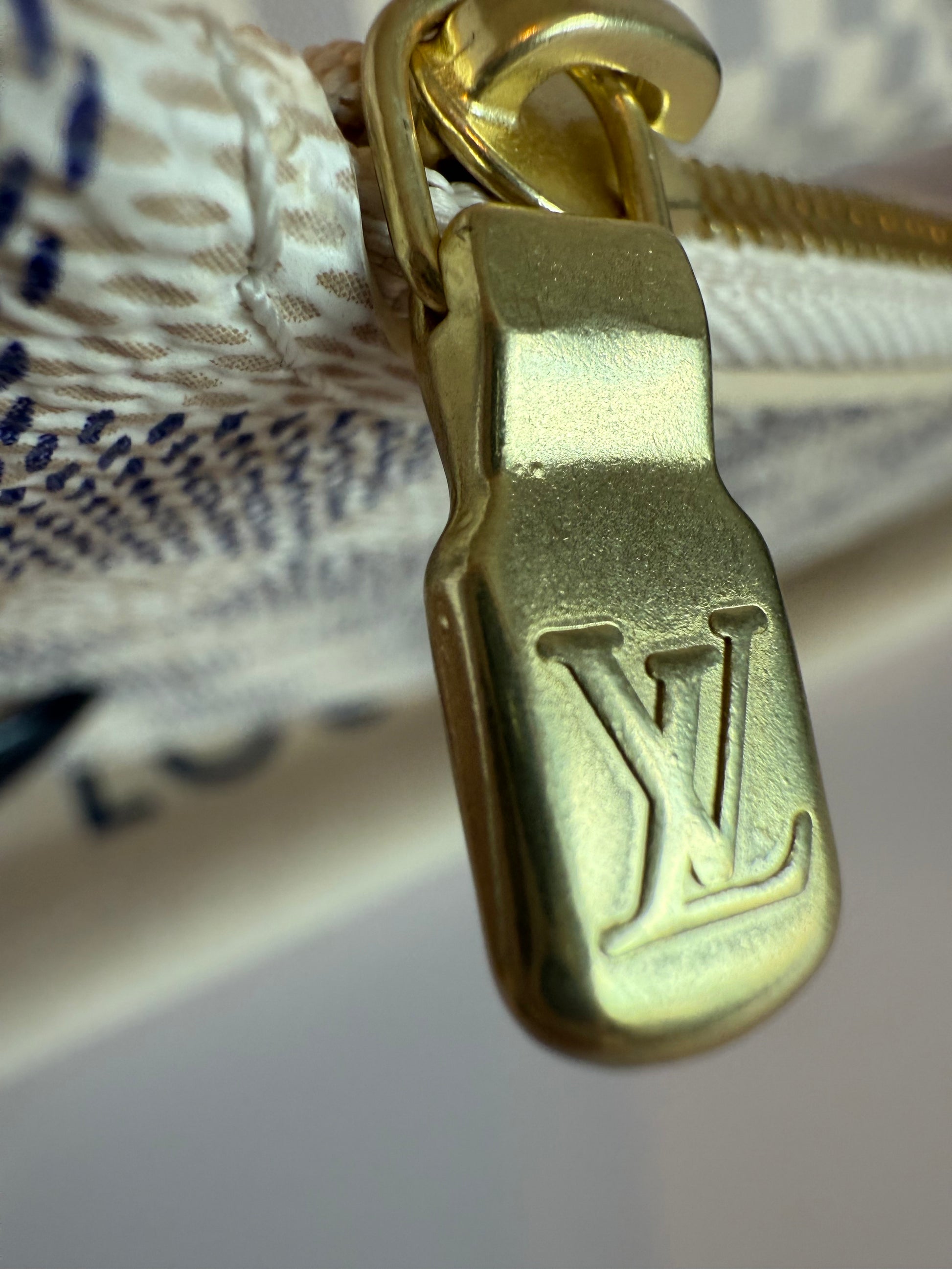 Louis Vuitton Damier Azur Neverfull PM like new