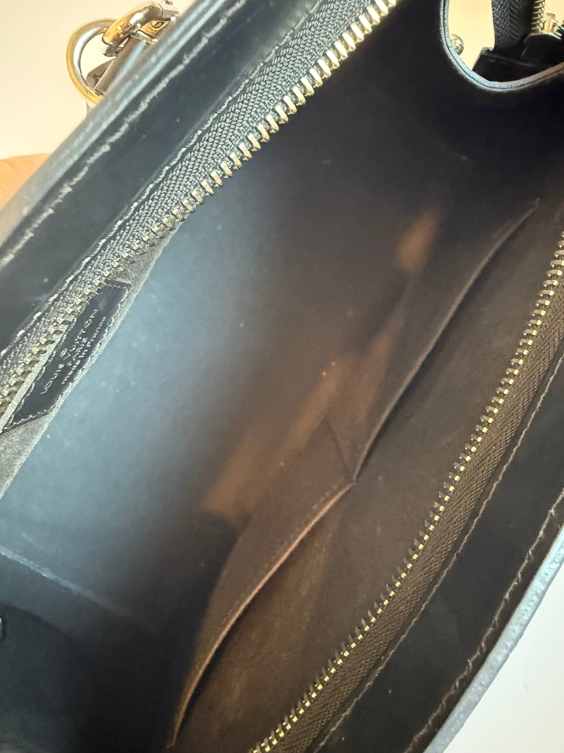 Louis Vuitton
Soufflot NM Handbag Epi Leather MM