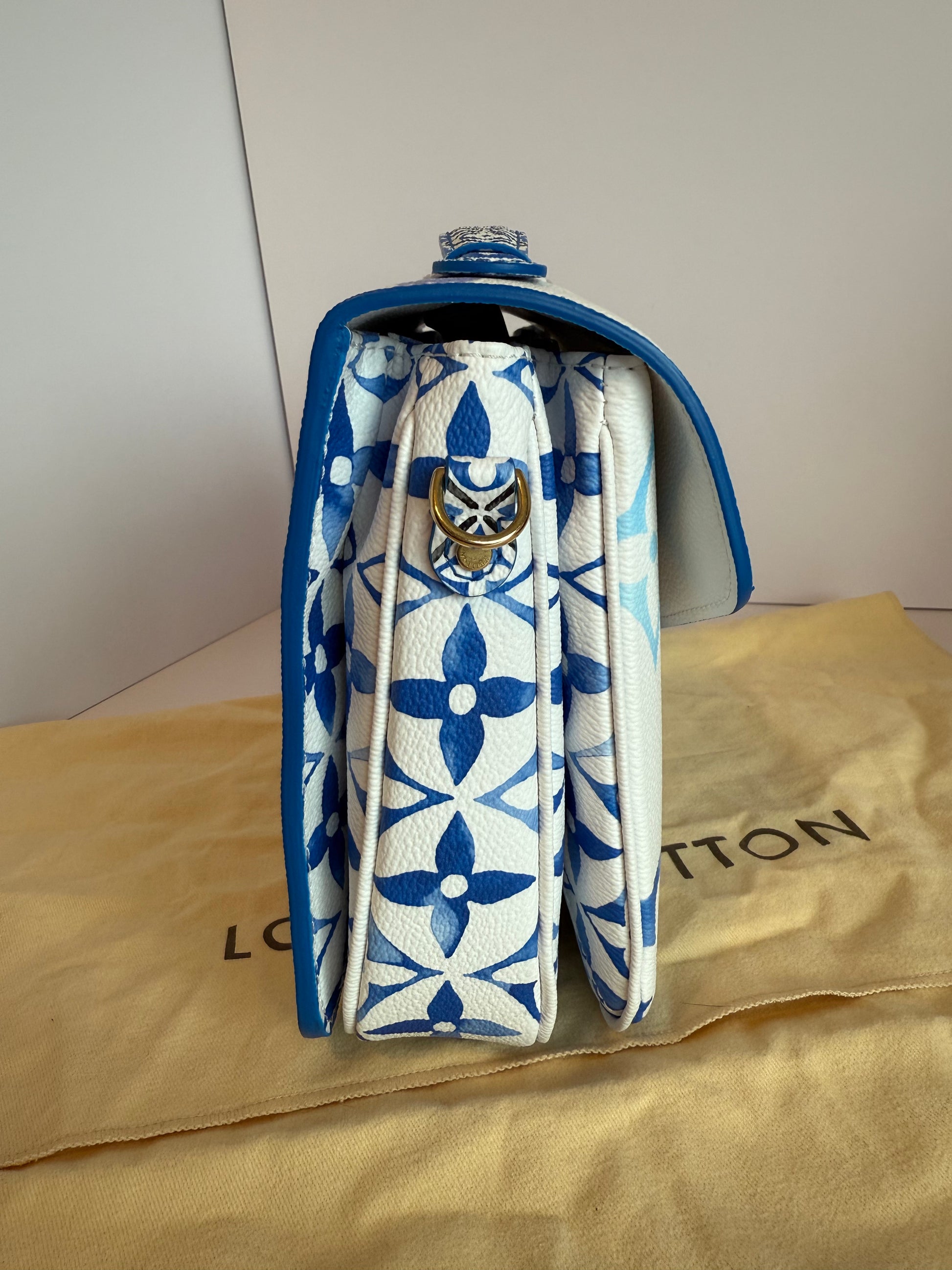 Louis Vuitton Giant Pochette Metis MM Bag blue