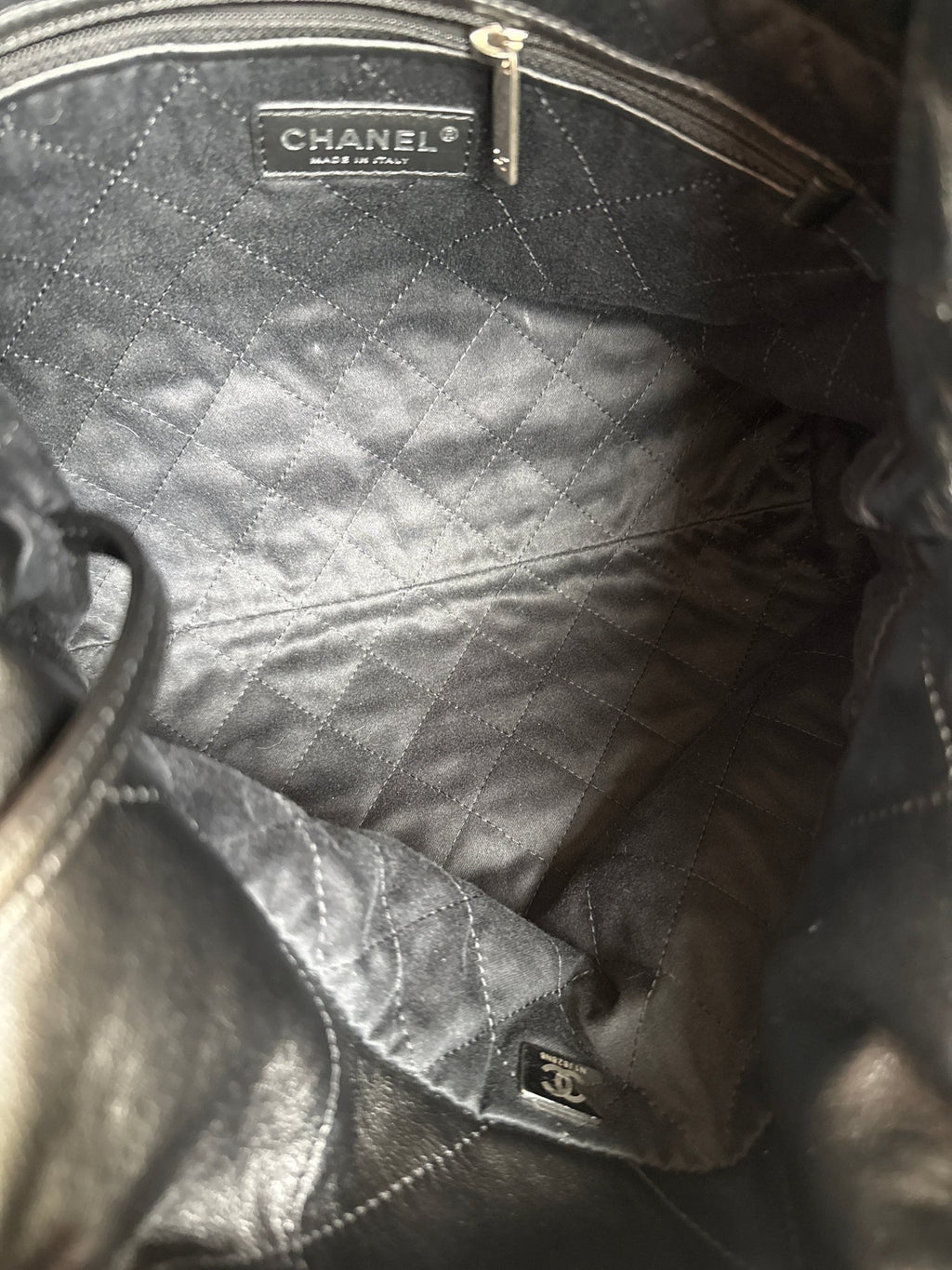 Chanel 22 Quilted Calfskin Bag Diamond stitch with brushed silver hardware - NIDHALHAUS