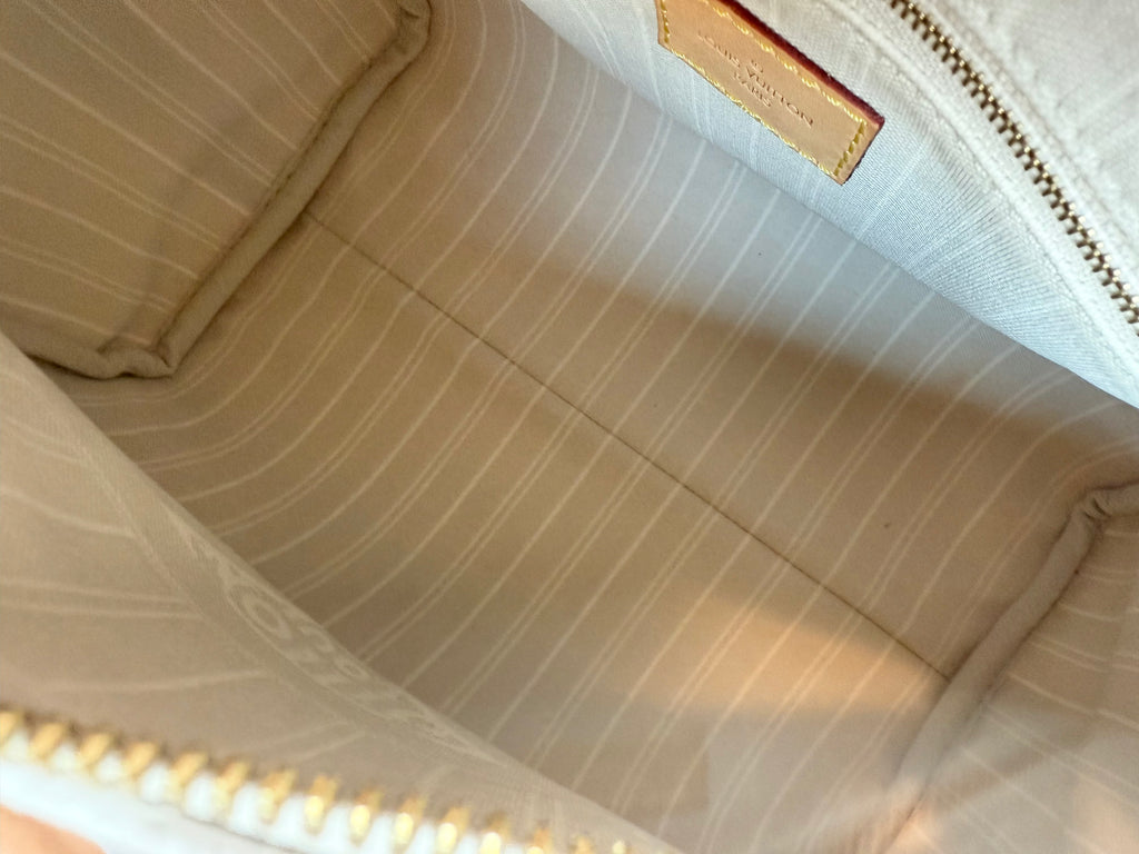 Louis Vuitton Speedy 25 Bandouliere By The Pool Giant Monogram Crossbody Bag