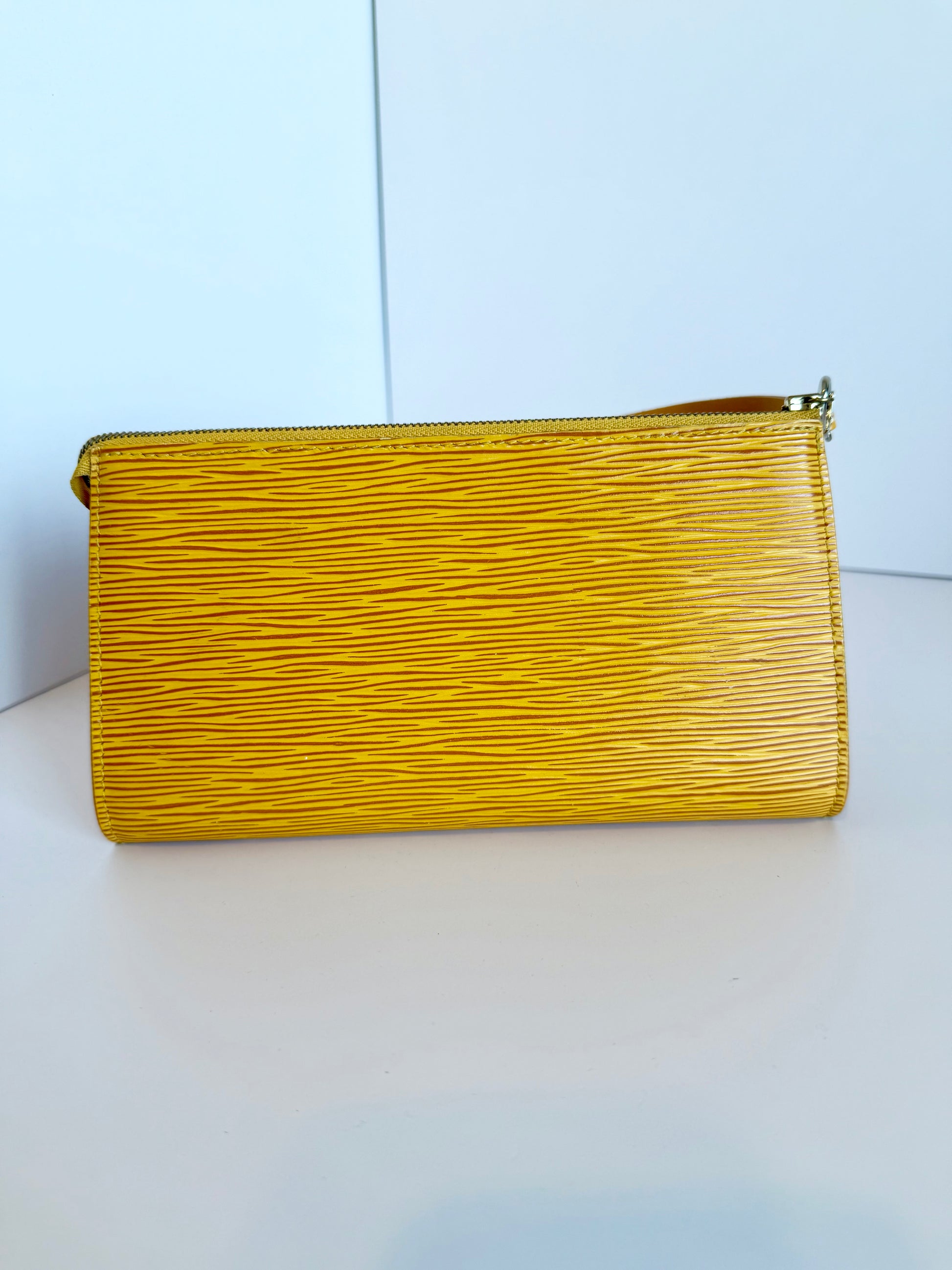 LOUIS VUITTON EPI Pochette