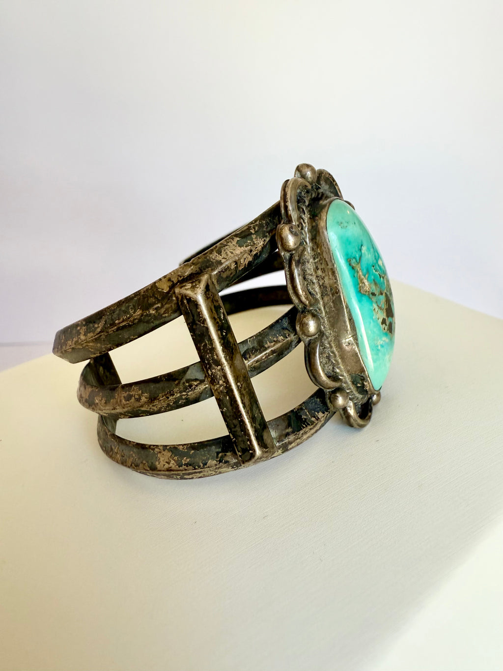 Navajo turquoise cuff bracelet 1940