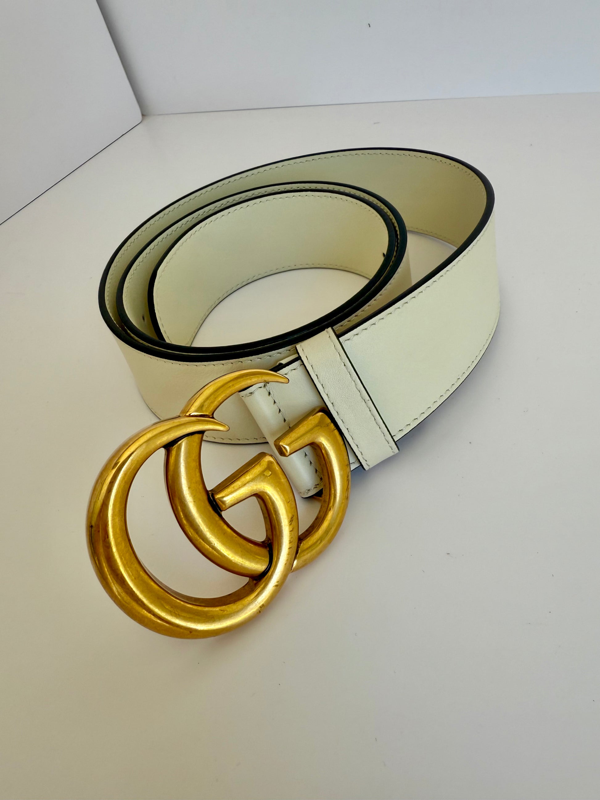 Gucci cream belt size 90•36