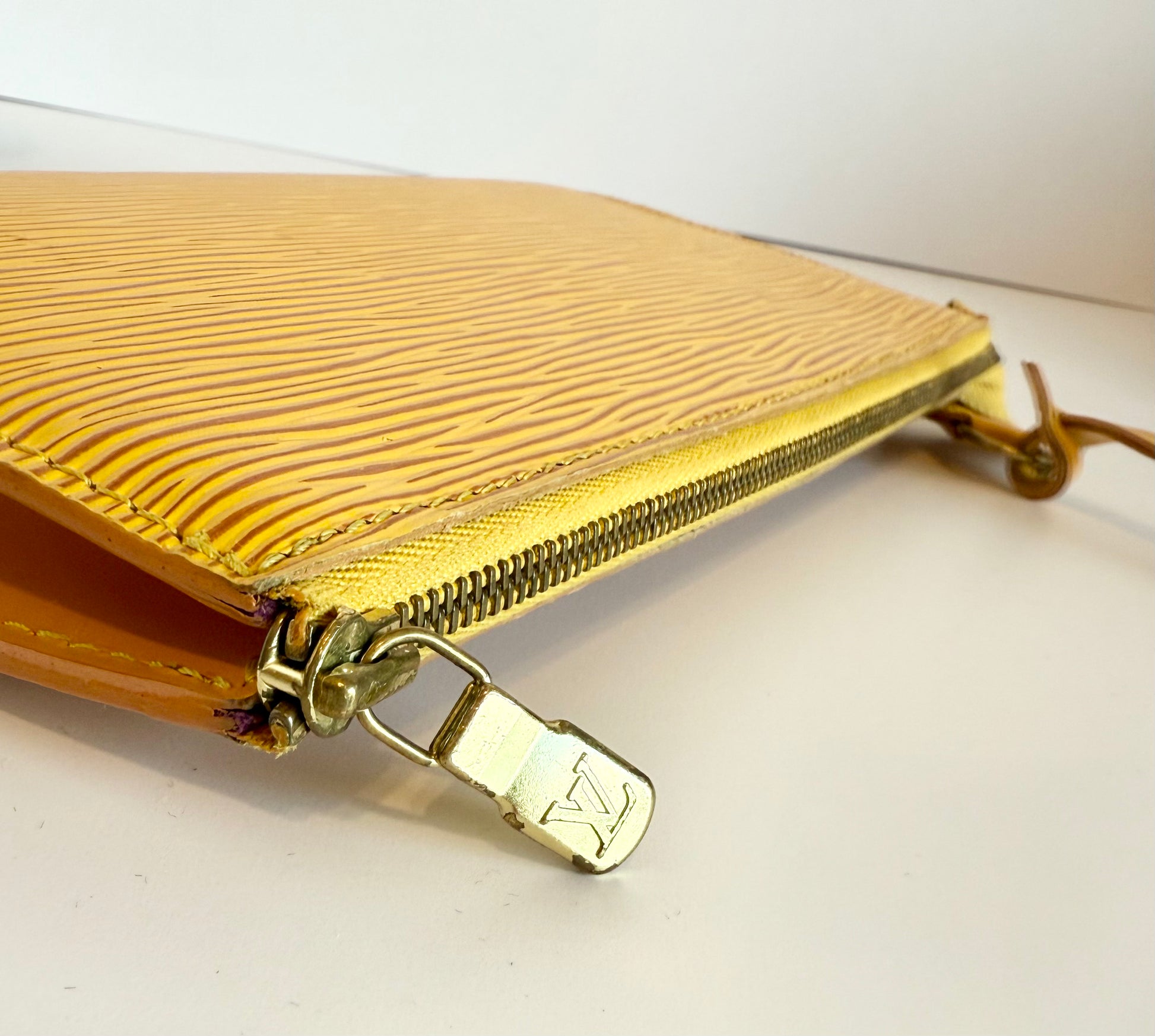 LOUIS VUITTON EPI Pochette