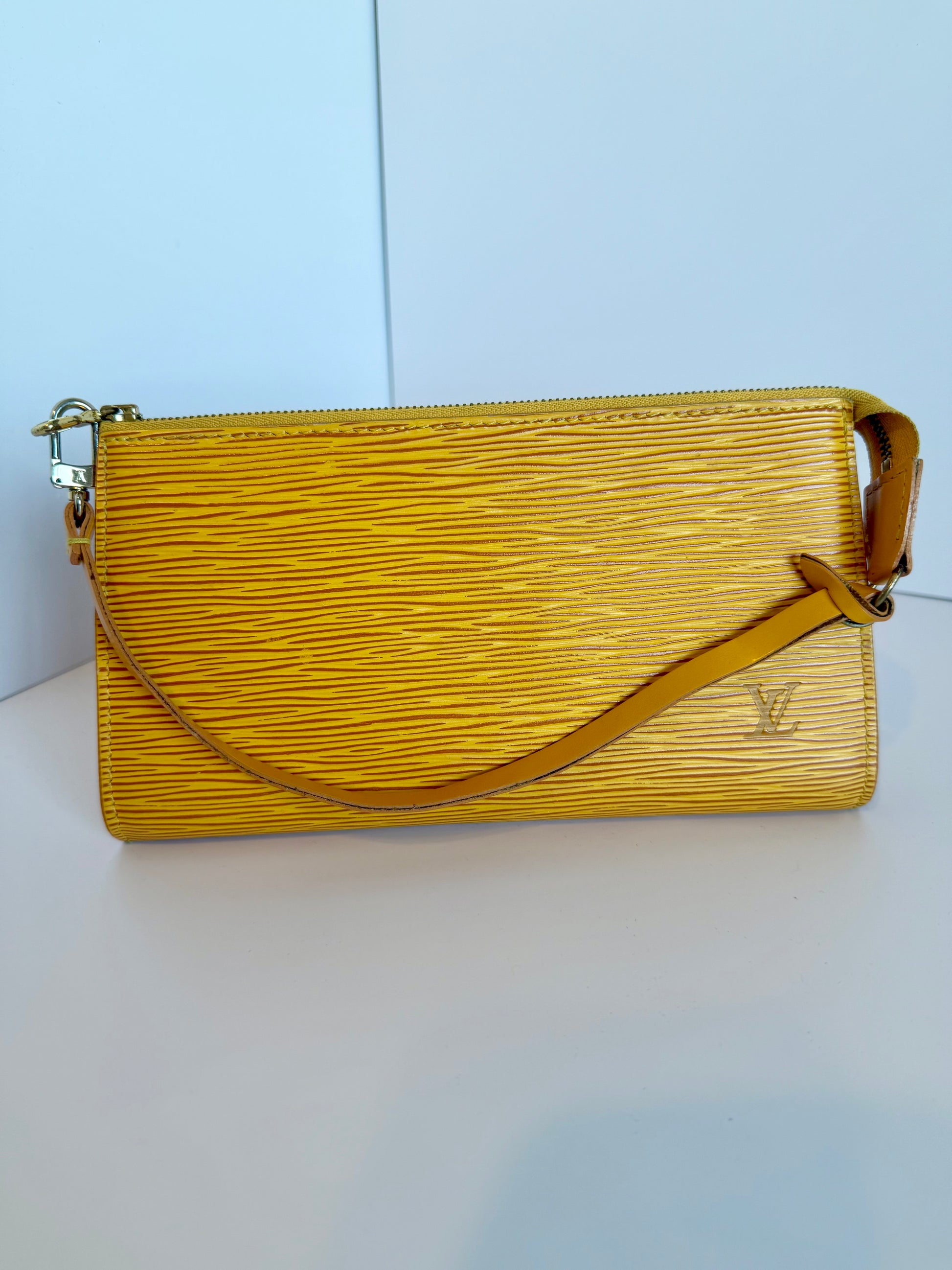 LOUIS VUITTON EPI Pochette