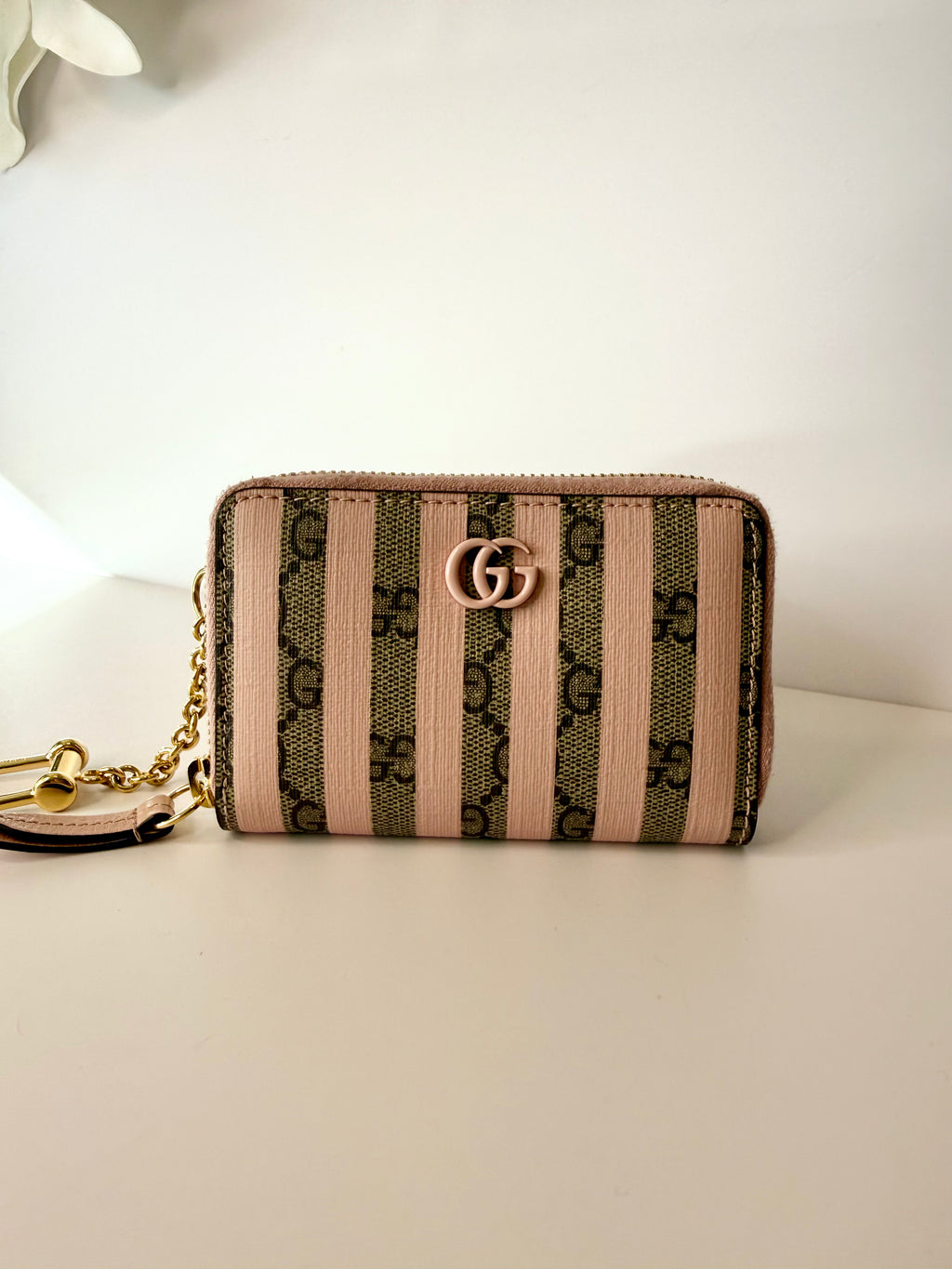 Gucci Supreme Monogram Vitello Eclipse Enamel Striped GG Key Card Case Beige Ebony Pink