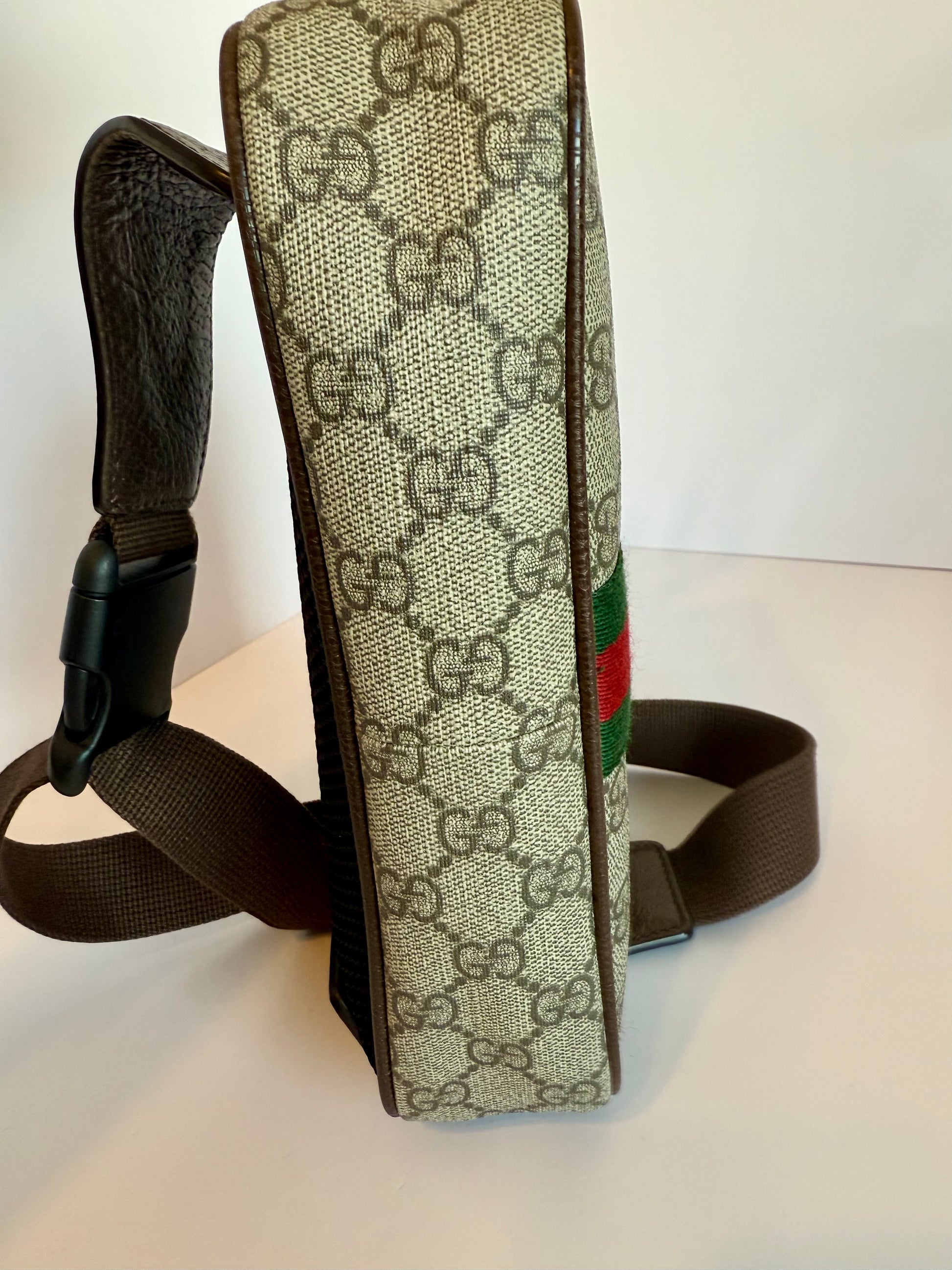 GUCCI GG supreme Ophidia belt bag