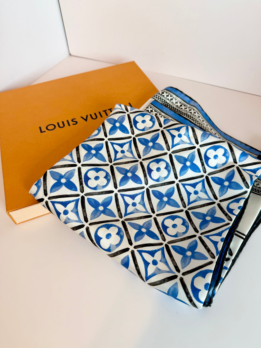 Louis Vuitton scarf