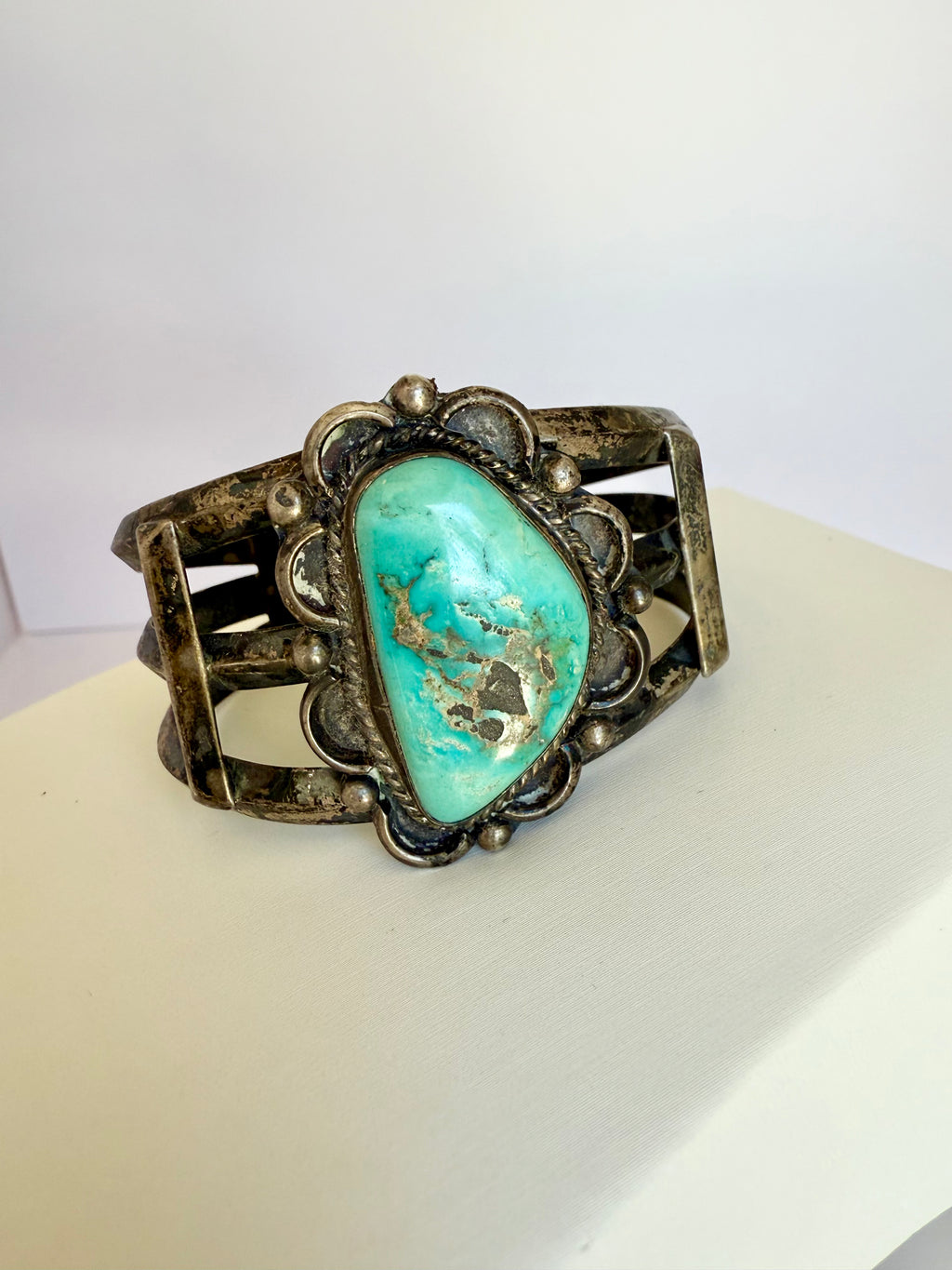 Navajo turquoise cuff bracelet 1940