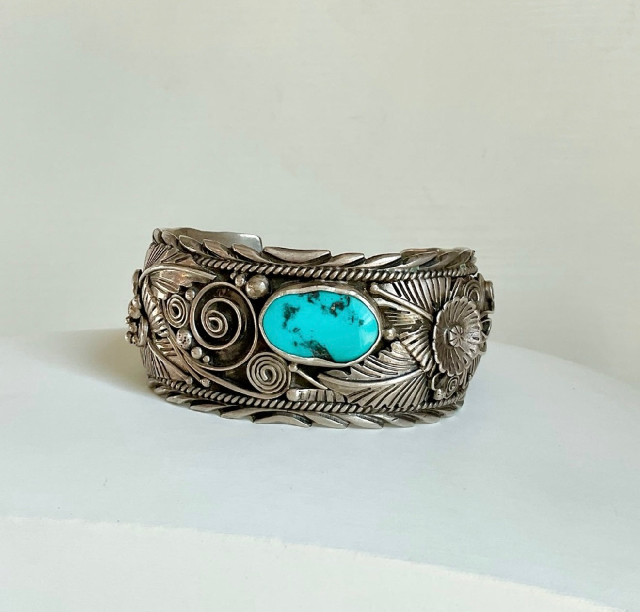 NAVAJO turquoise 1950 signed cuff