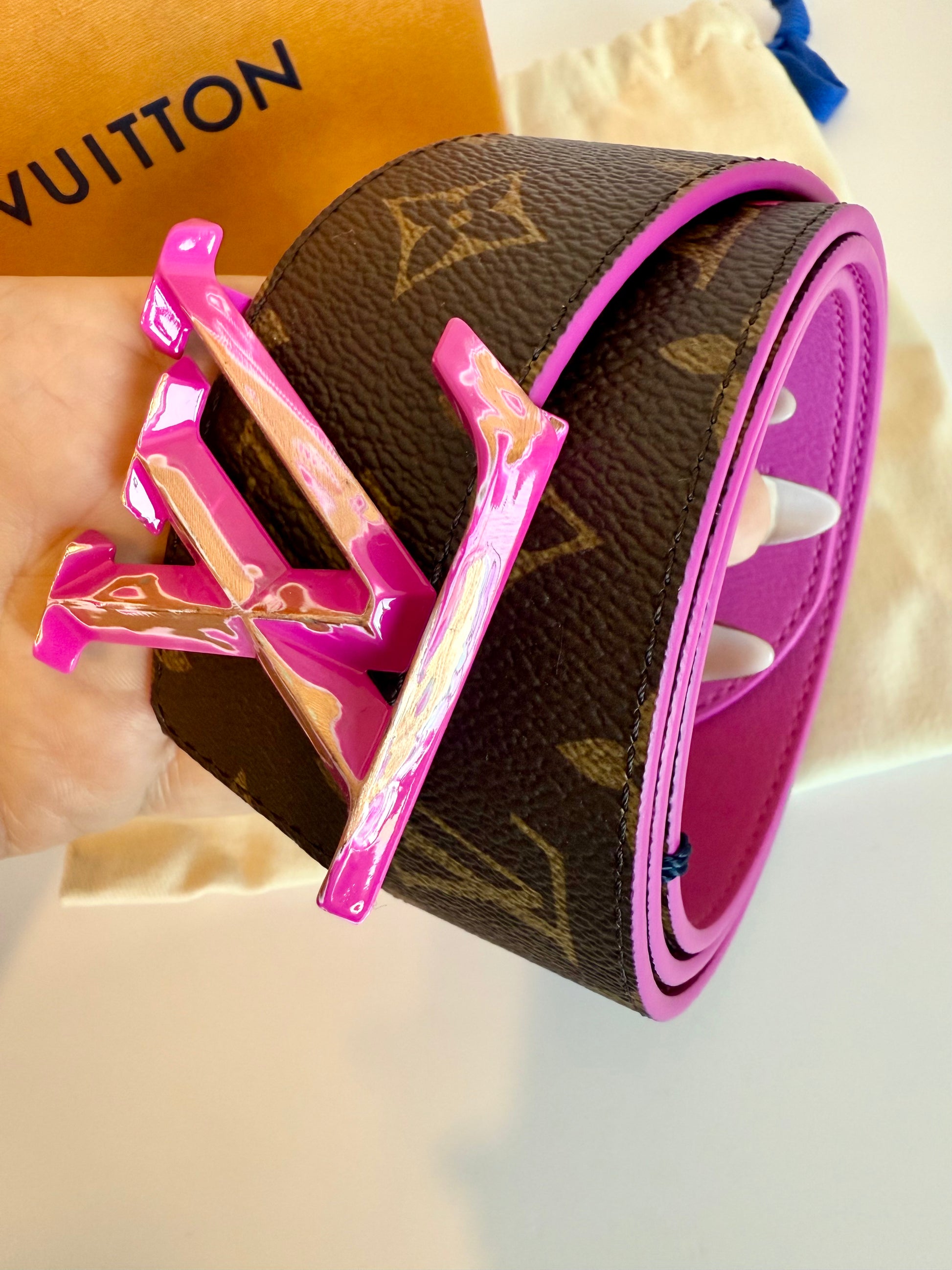 Louis Vuitton reversible belt 40mm 100