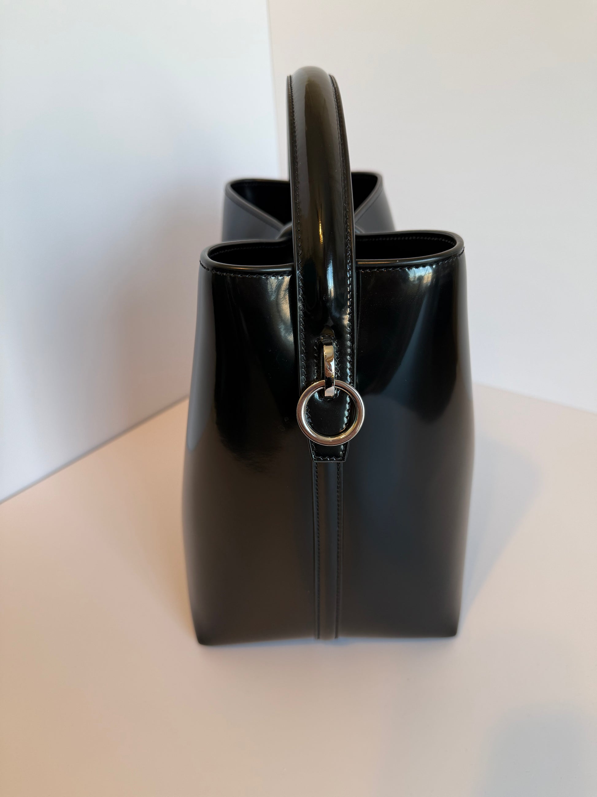 SAINT LAURENT LE 37 medium patent leather bucket bag