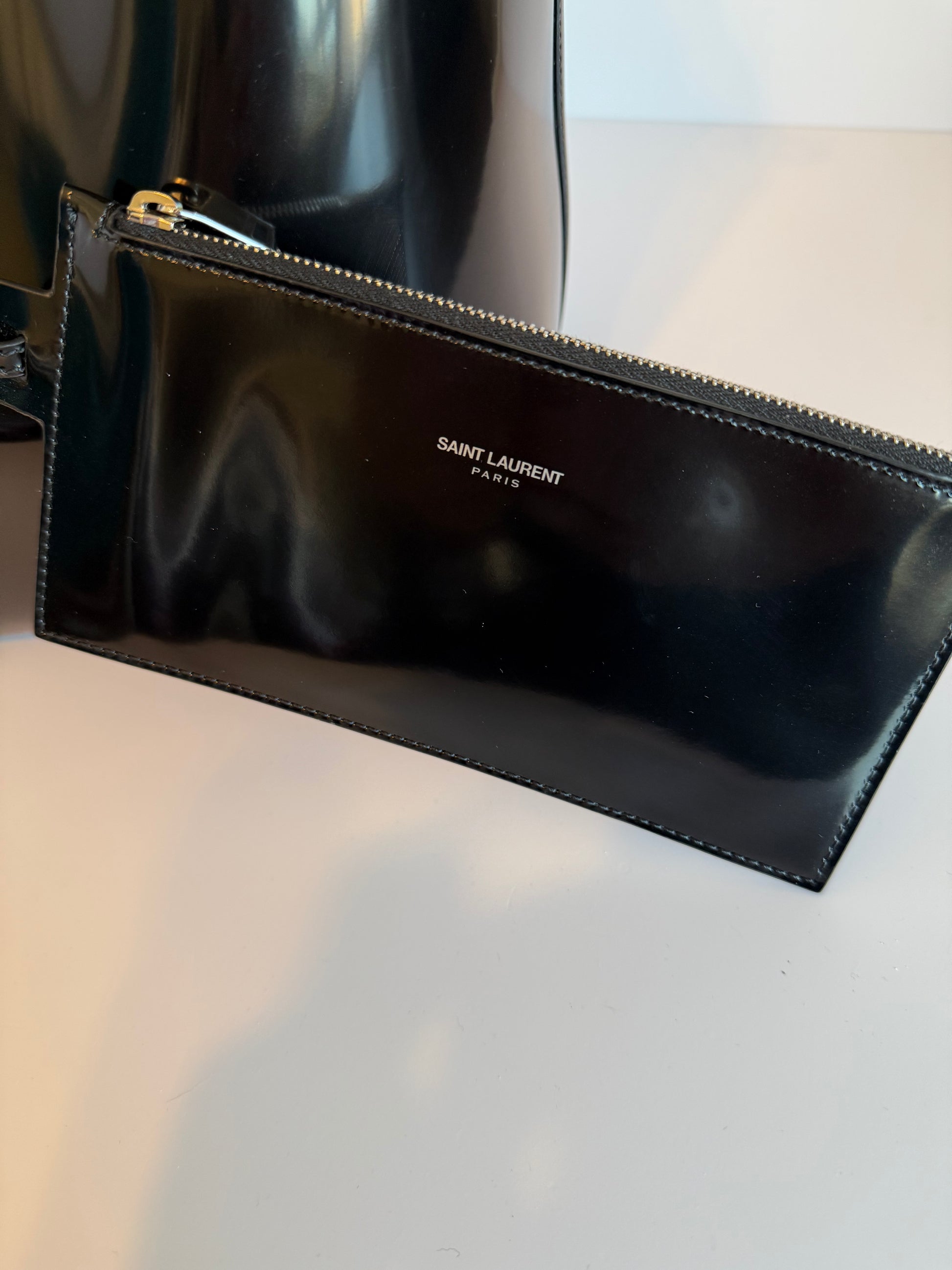 SAINT LAURENT LE 37 medium patent leather bucket bag