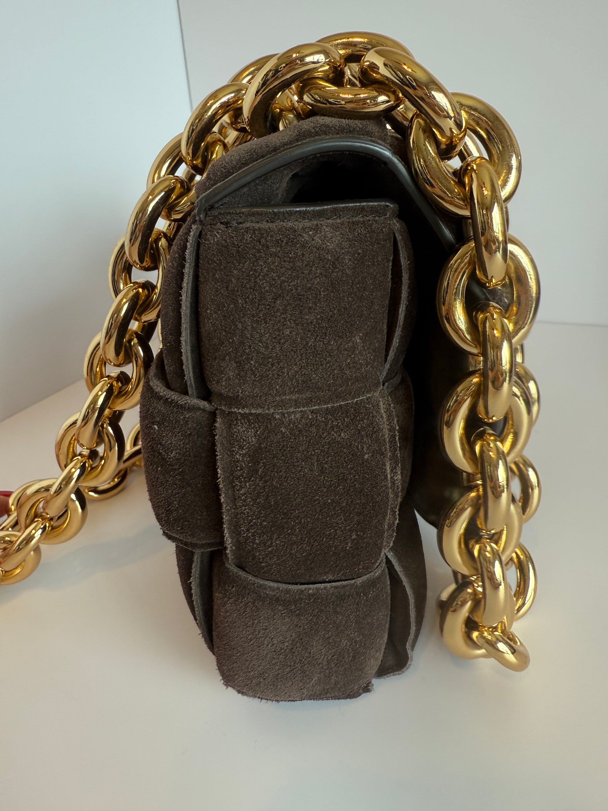 Bottega Veneta
Intrecciato Chain Padded Cassette