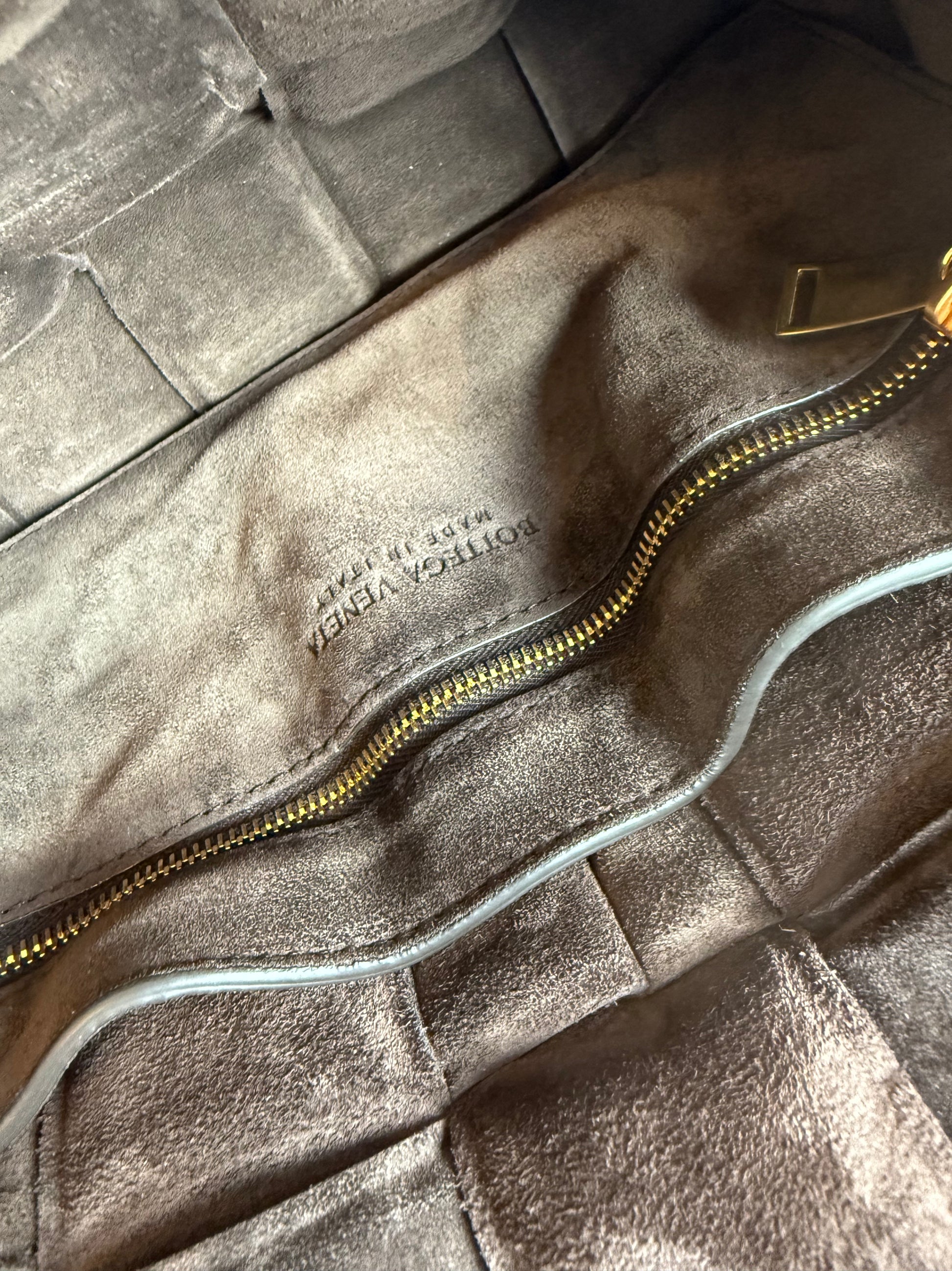 Bottega Veneta
Intrecciato Chain Padded Cassette