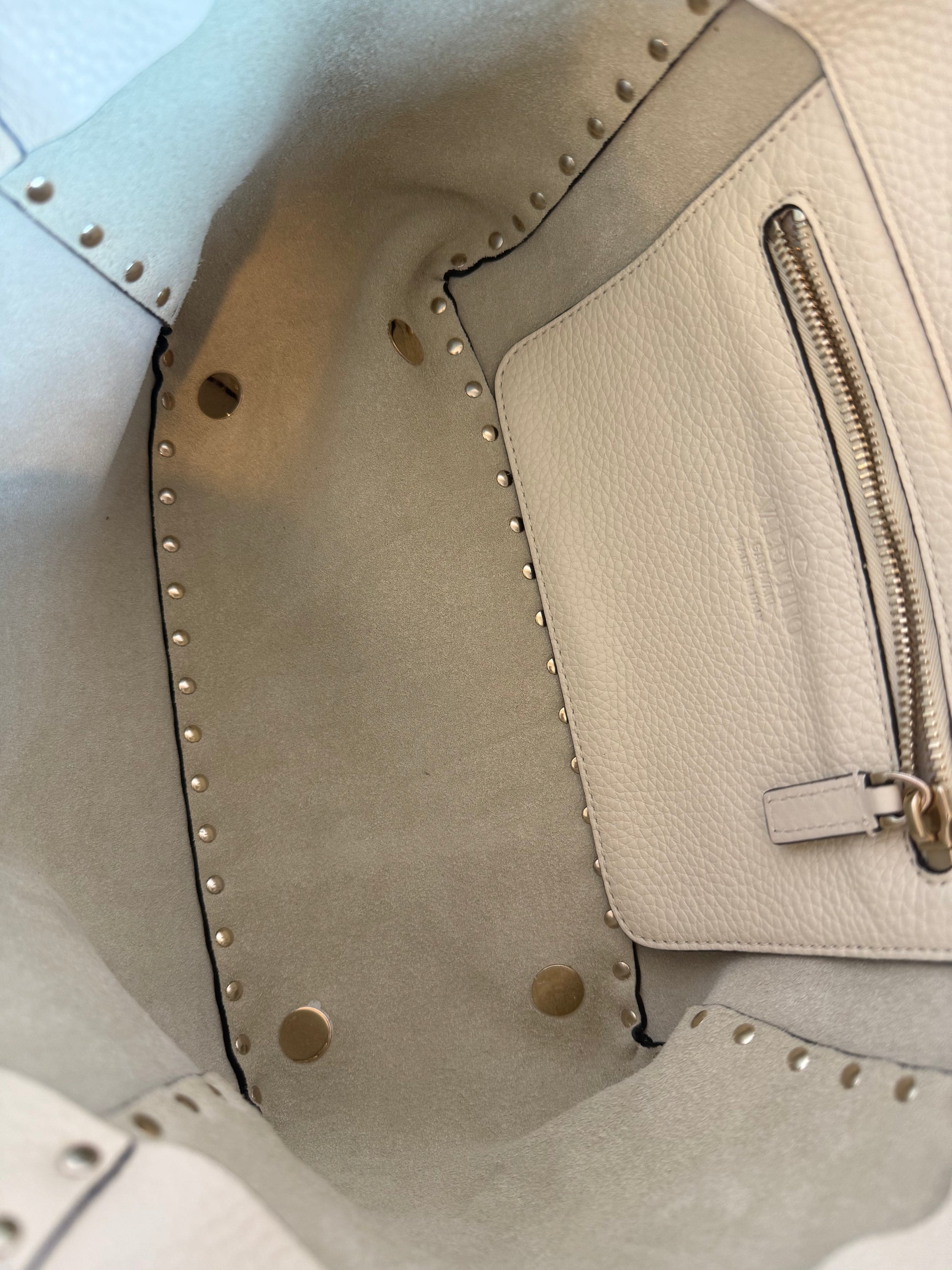 Valentino Garavani rockstud pebble leather bag