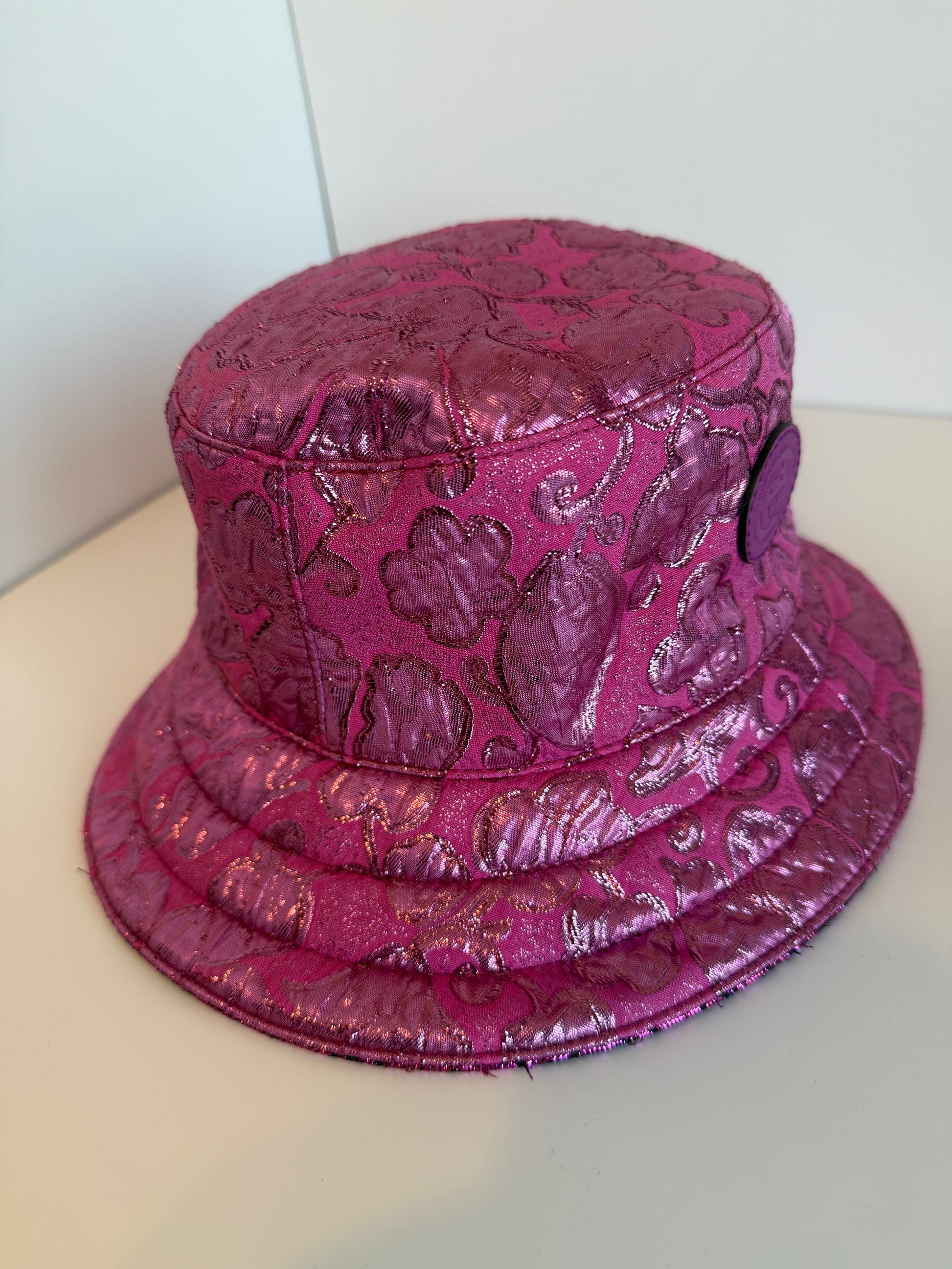 GUCCI GG metallic reversible bucket hat Small