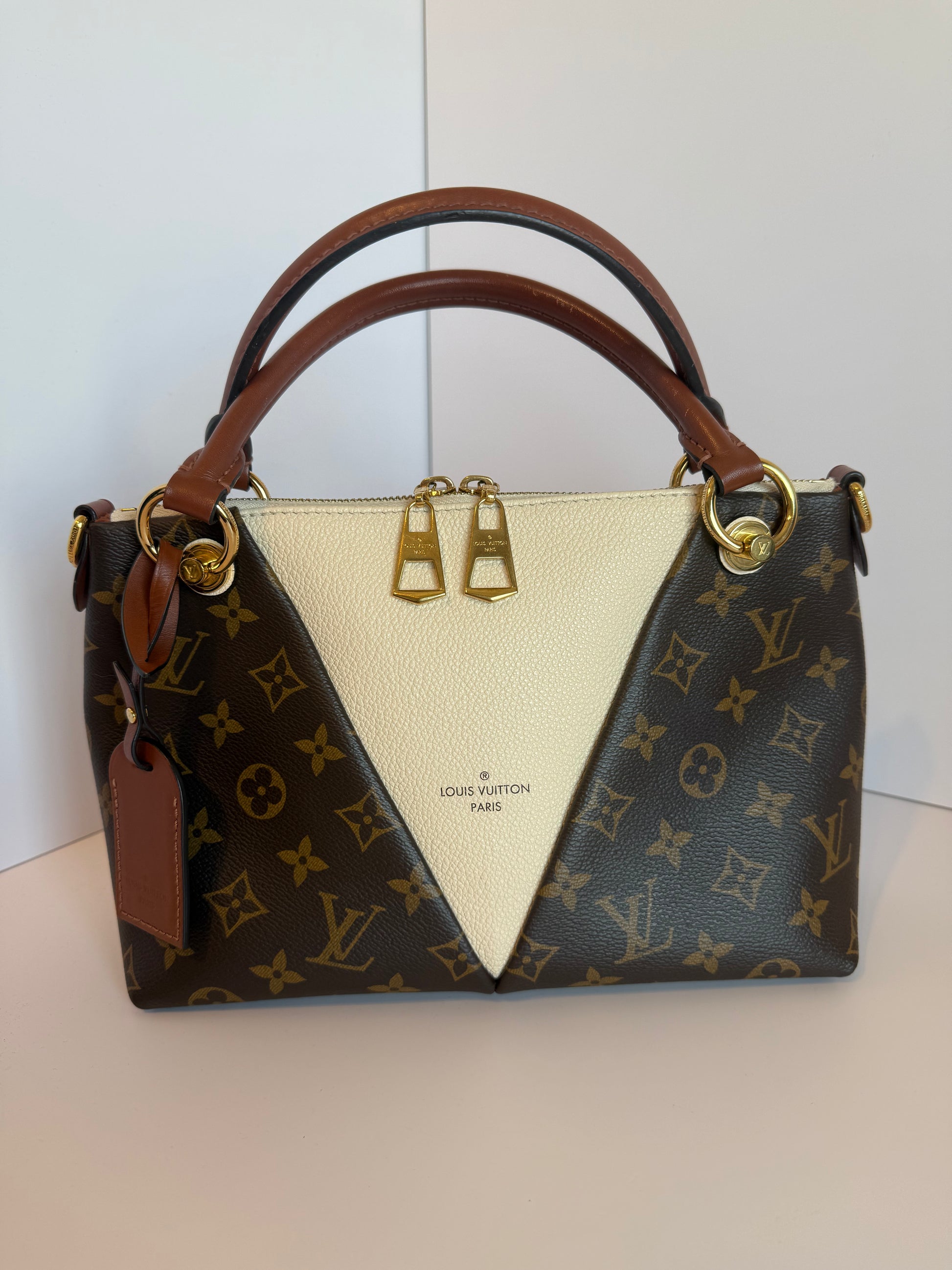 Louis Vuitton monogram v tote BB crème