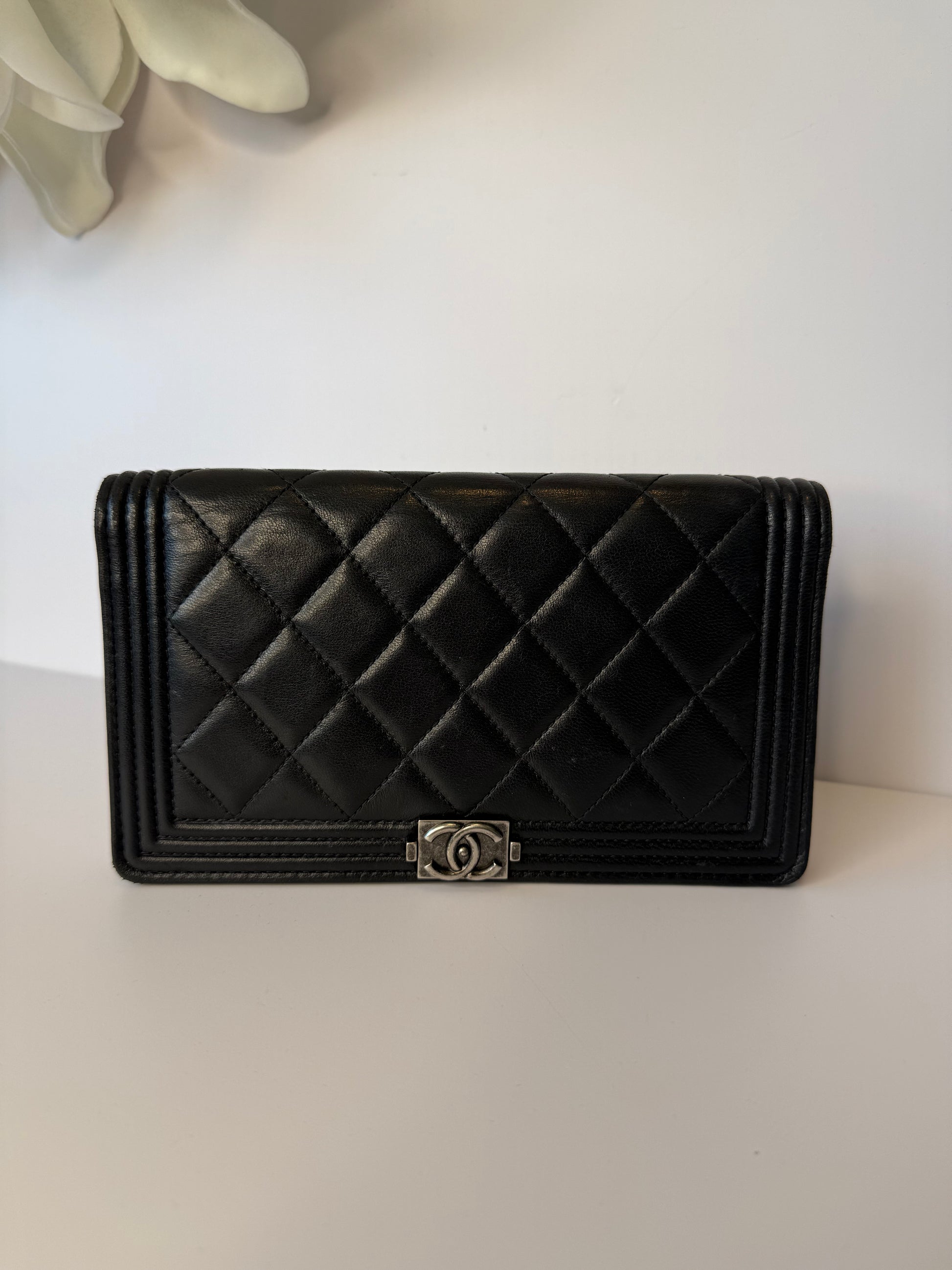 Chanel boy wallet black