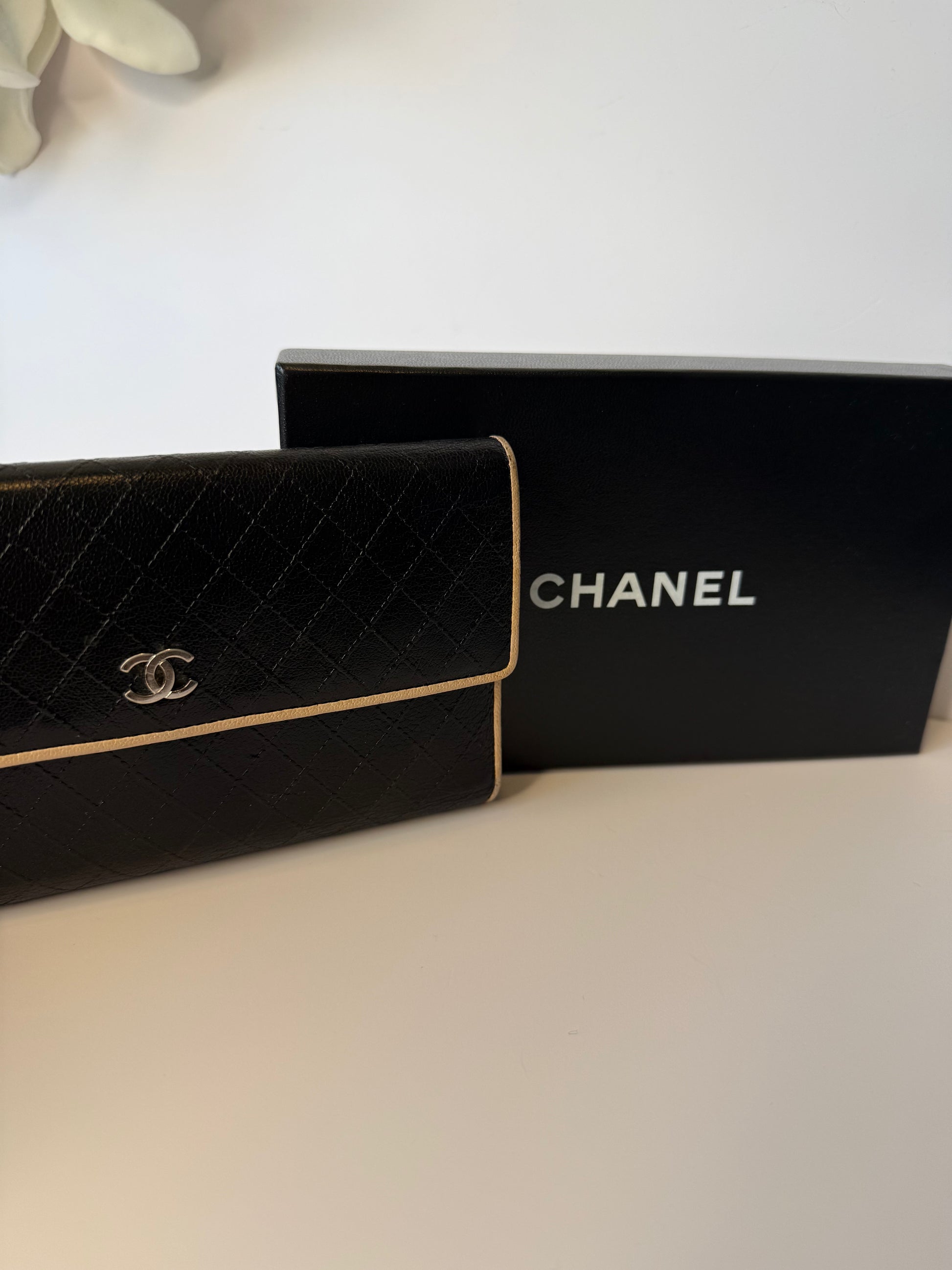 Timeless Chanel Bicolor Quilted Leather CC Logo Flap Continental Wallet Black