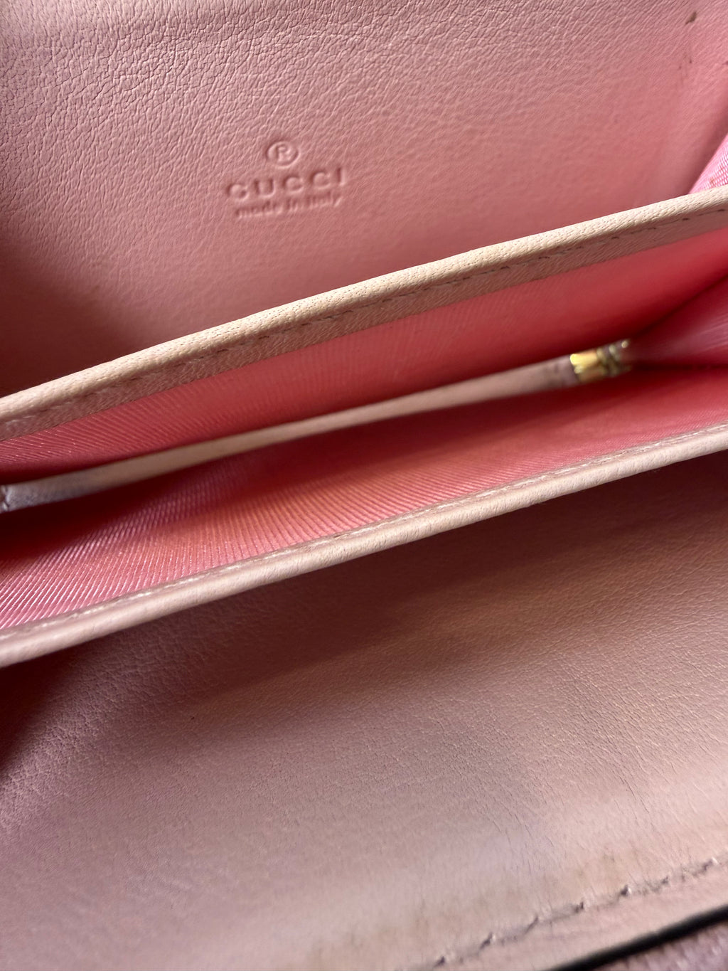 Gucci Supreme Monogram Vitello Eclipse Enamel Striped GG Key Card Case Beige Ebony Pink