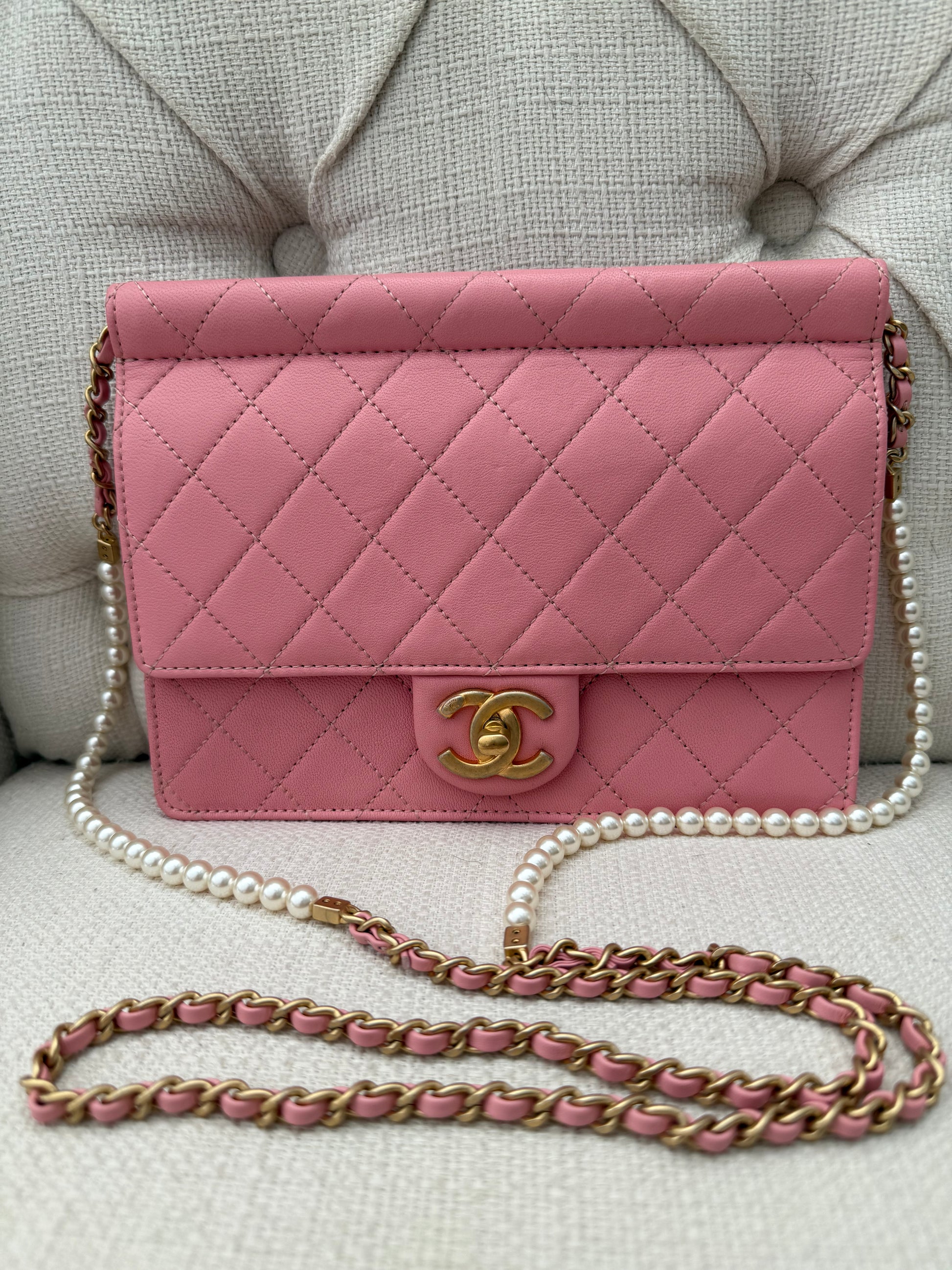 Chanel pearl chain cowhide leather flap bag pink