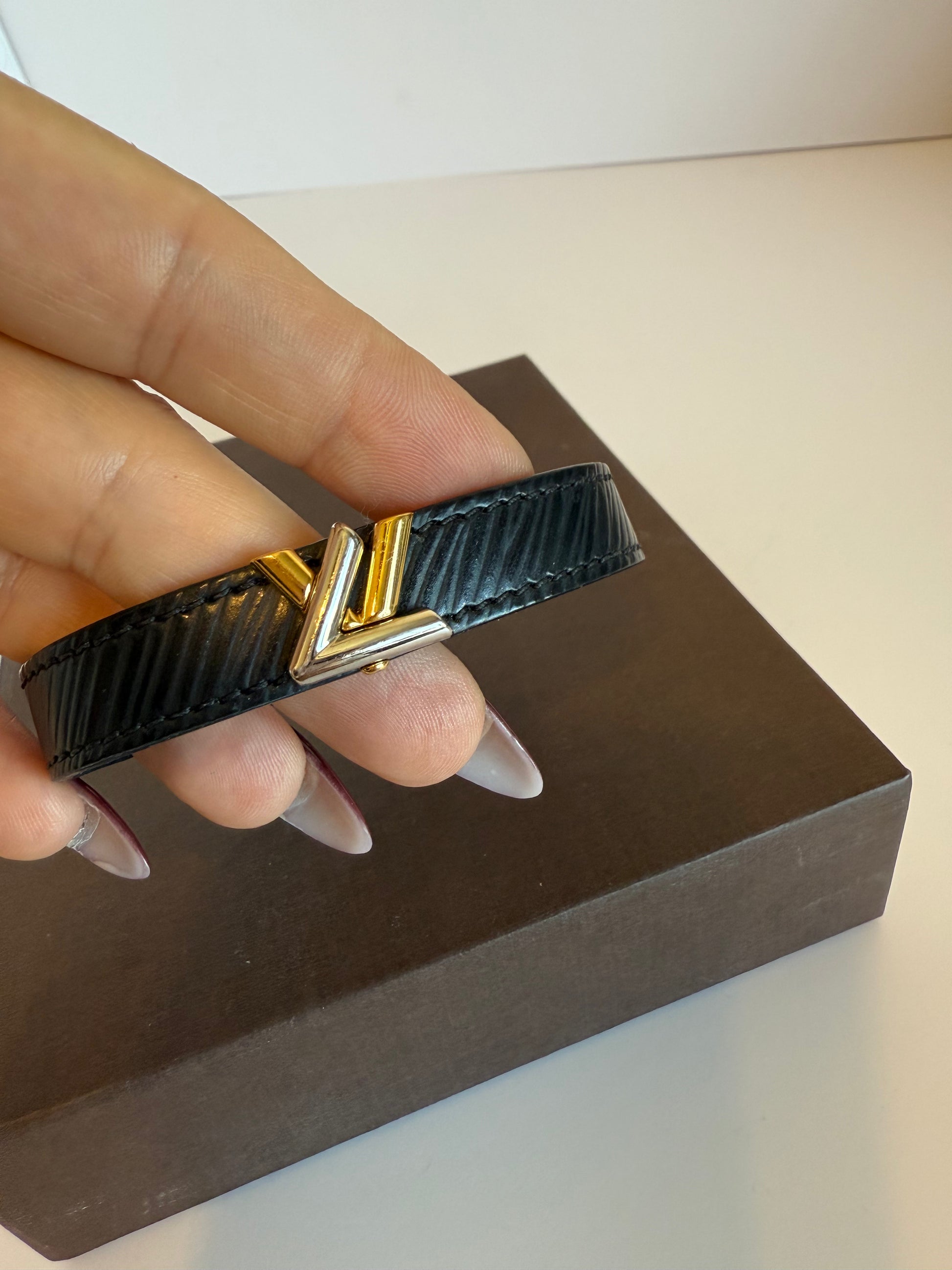 Louis Vuitton leather LV twist bracelet