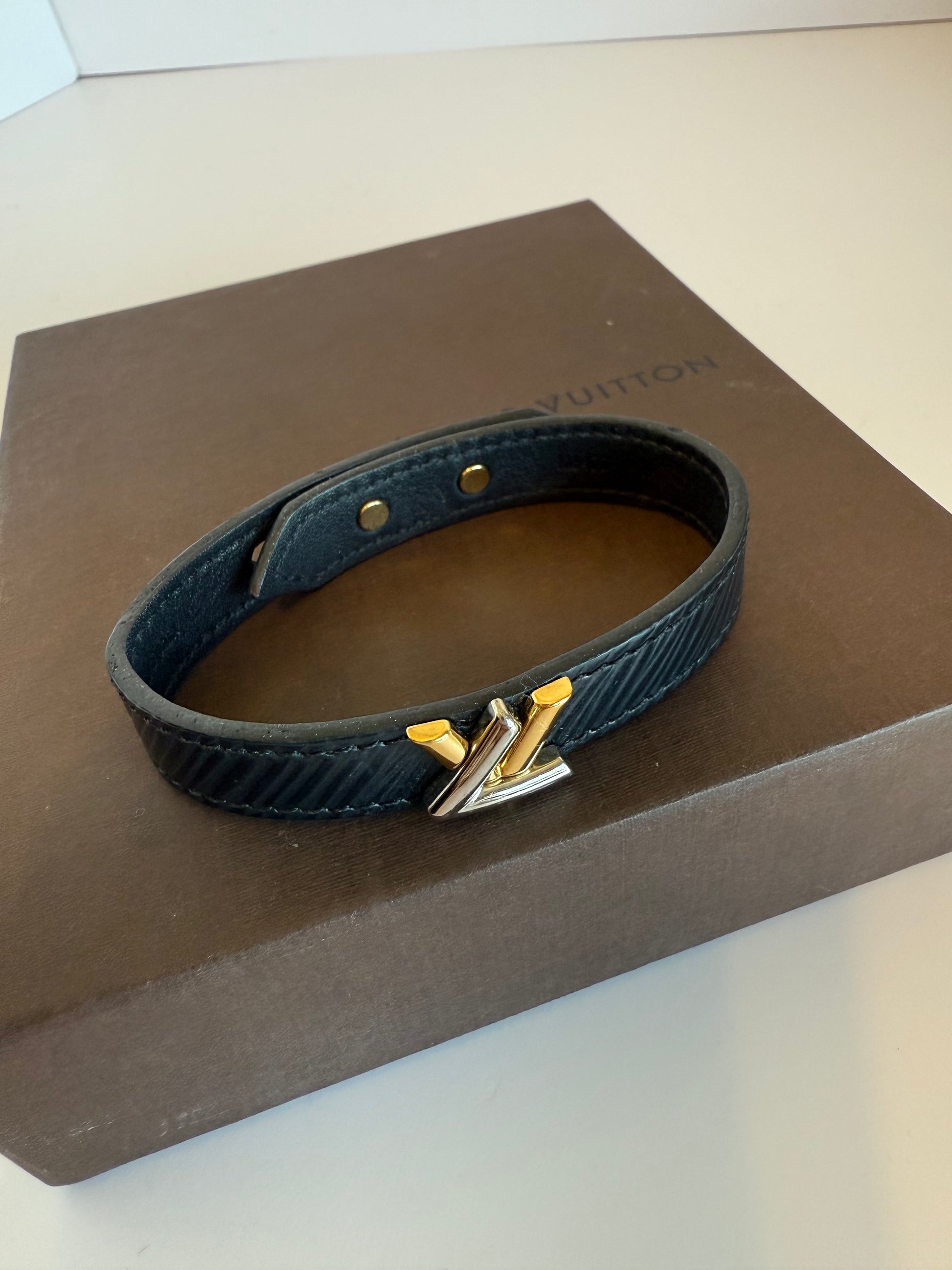 Louis Vuitton leather LV twist bracelet