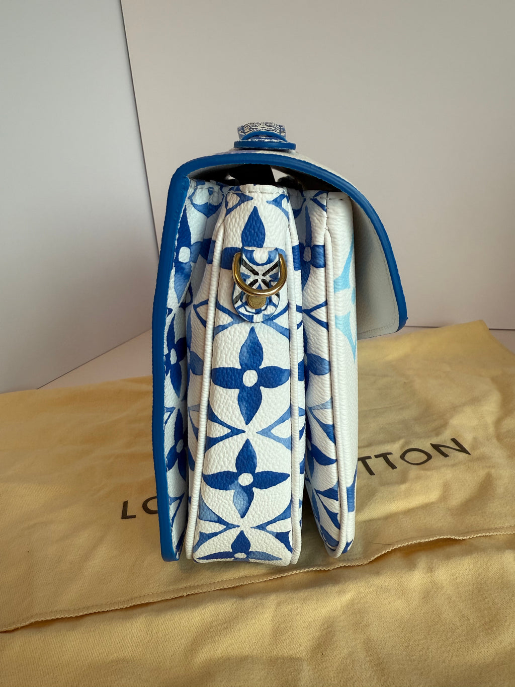 Louis Vuitton Giant Pochette Metis MM Bag blue