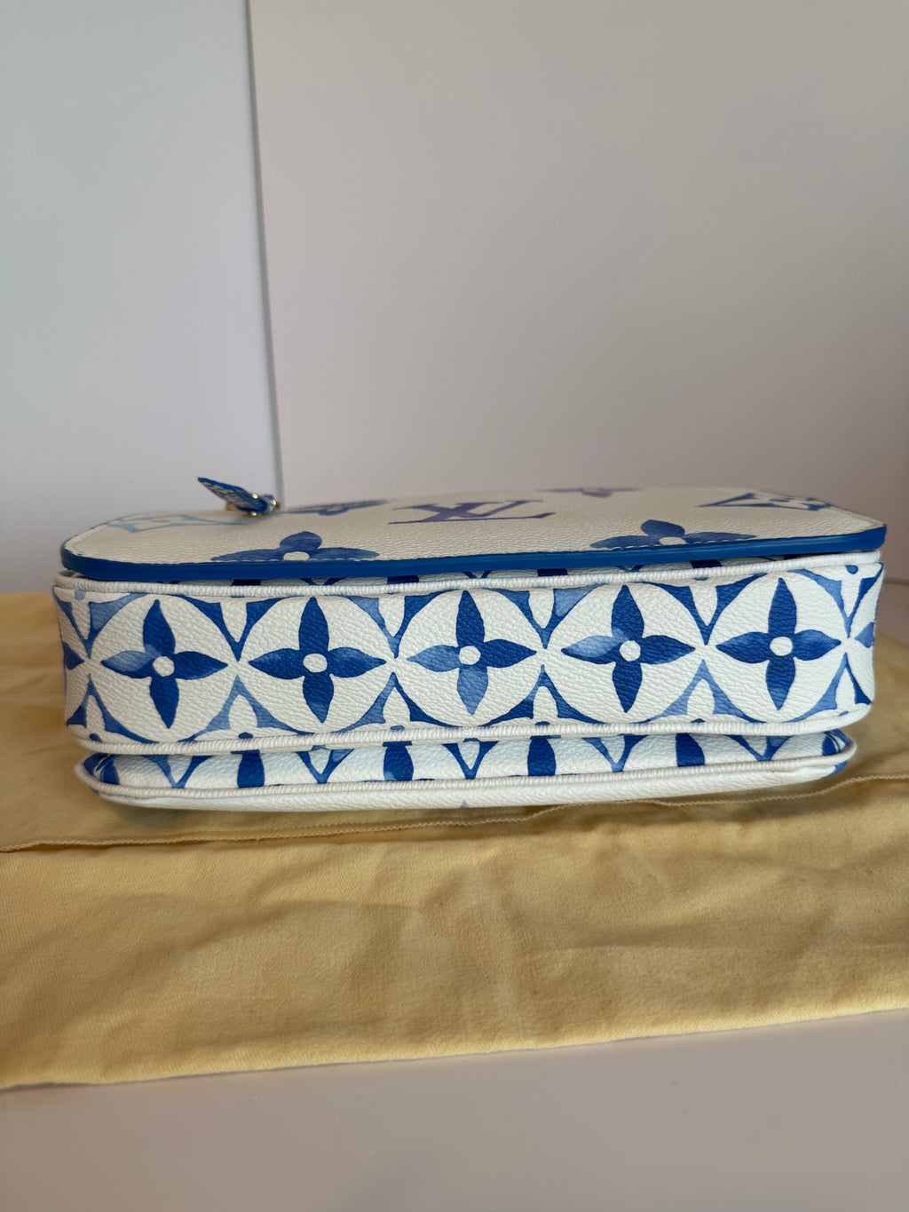 Louis Vuitton Giant Pochette Metis MM Bag blue