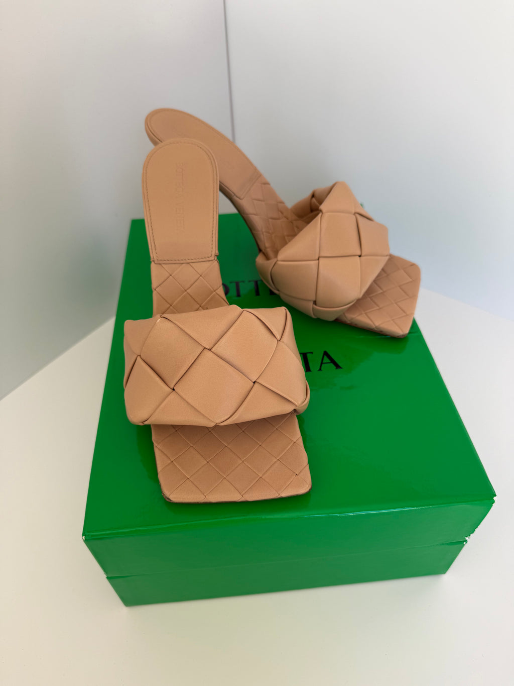 Bottega Veneta Lido sandals intrecciato leather weave size 39.5