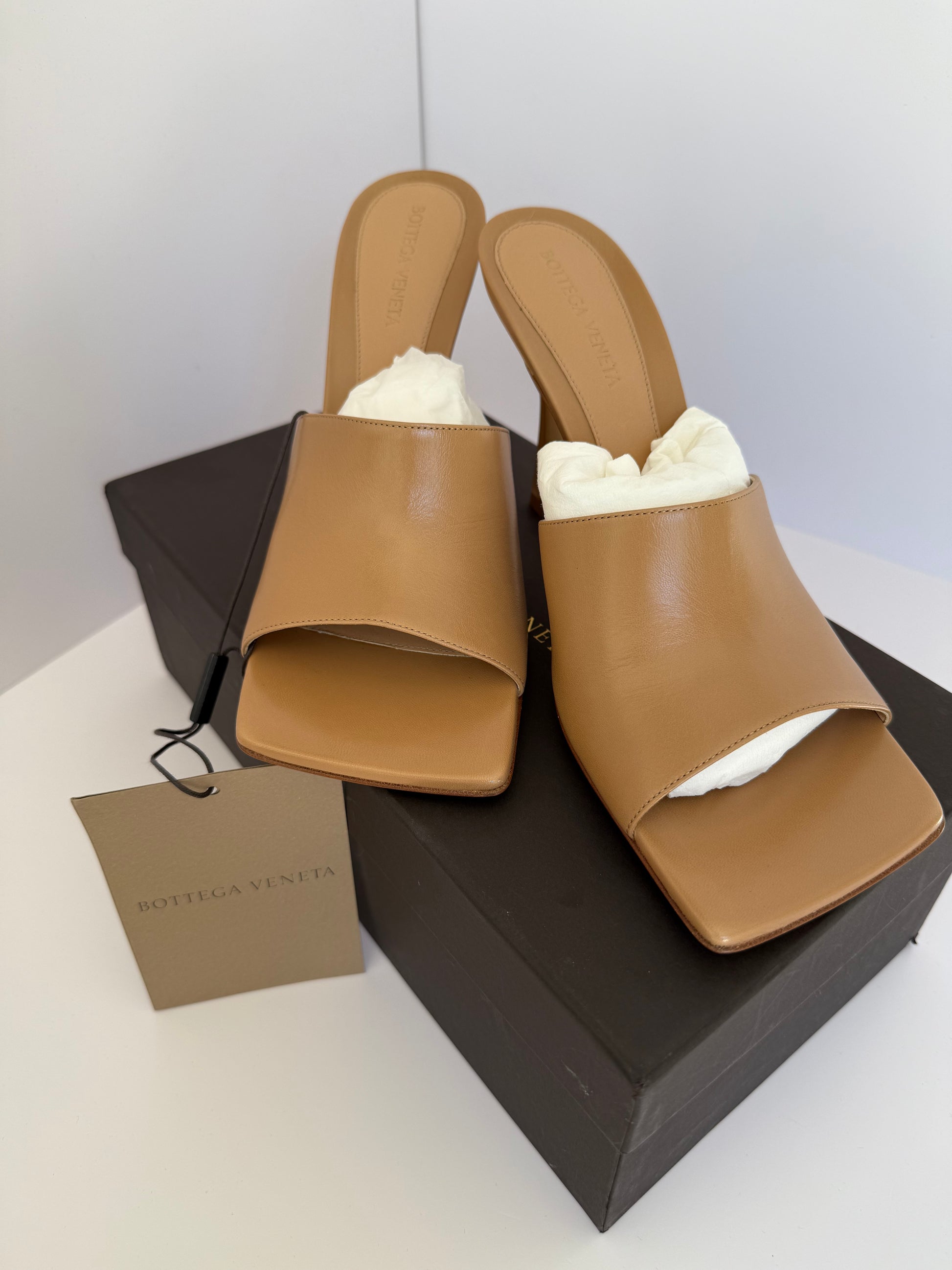 Bottega VENETA Gomma kid lipstick nude 39.5