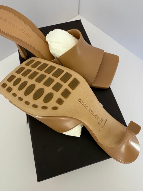 Bottega VENETA Gomma kid lipstick nude 39.5