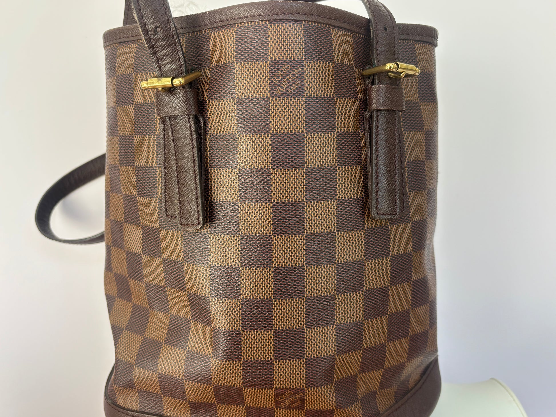 LOUIS VUITTON Vintage Damier Ebene Marais bucket bag