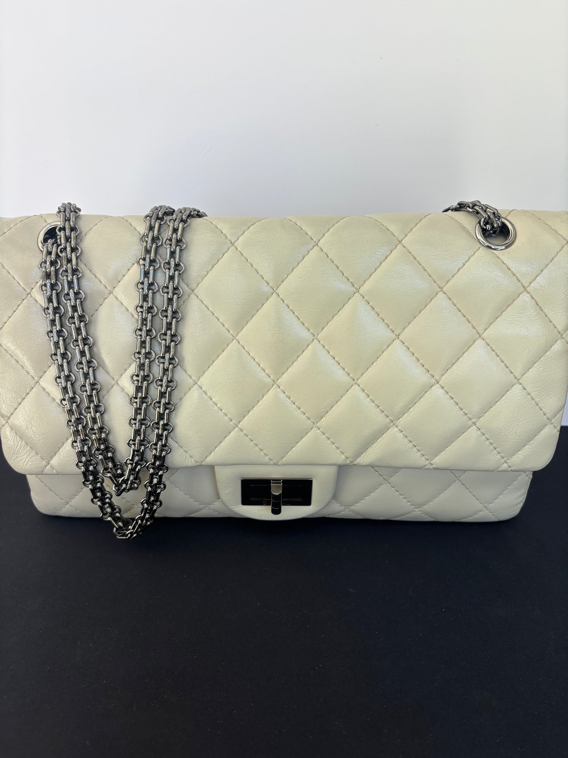Chanel 2.55 Reissue Calfskin White - 228